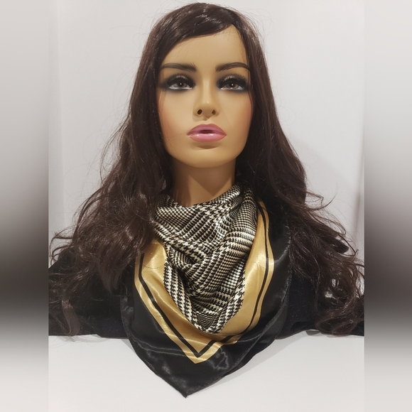 R-2232- Women's Scarf Black Cream Colors NWT - Picture 1 of 6